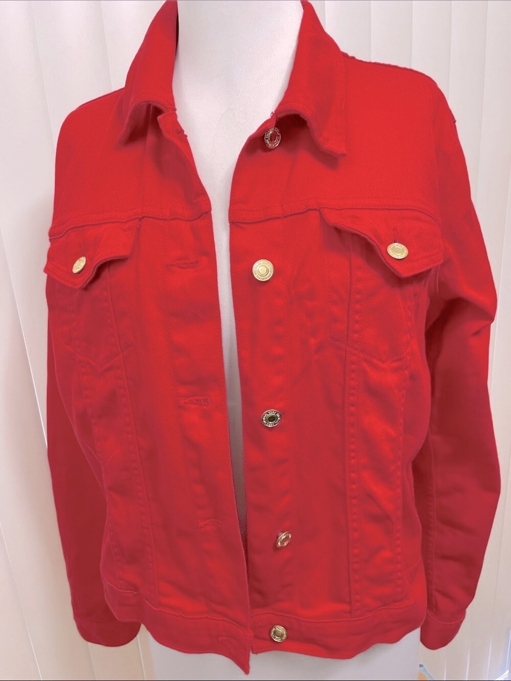 Women’s EUC MICHAEL KORS Red Denim-Style Jacket with Gold Buttons Sz XL - Picture 2 of 10
